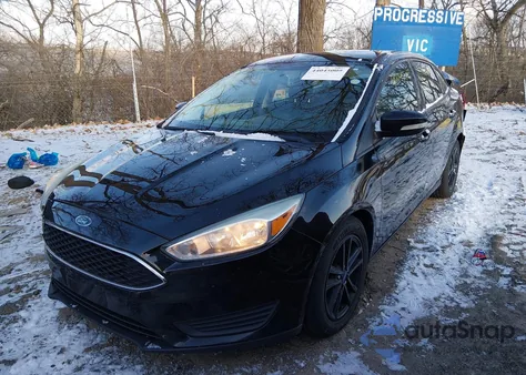 2015 Ford Focus Se z USA, uszkodzony, nr VIN 1FADP3F23FL276290